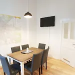 Lang Re By Rockchair Apartments L Superhost Status L 2 Bedrooms Boxspringbeds In City Center - Cozy Family & Business Flair Welcomes You!